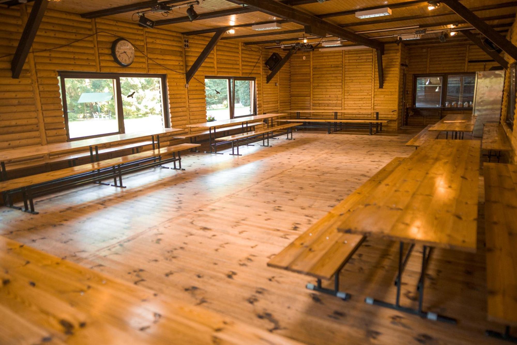 Komari Louka Nova Olesna Luaran gambar